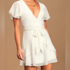 NWOT Lulus White Wrap Dress size Small